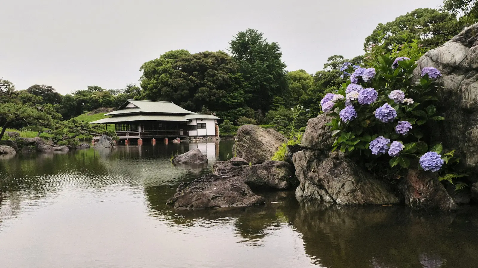 Kiyosumi Gardens